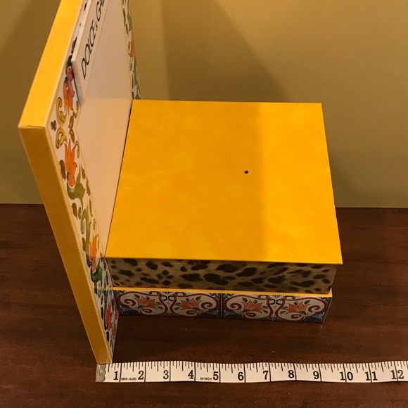 Dolce & Gabbana Display - Picture 7 of 9